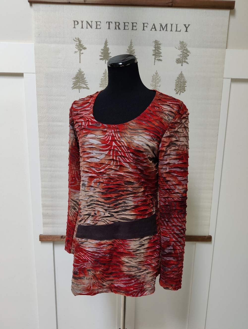 Conrad C Collection Textured Red Abstract Long Sleeve Top - Buckle Detail - Med - Picture 2 of 7